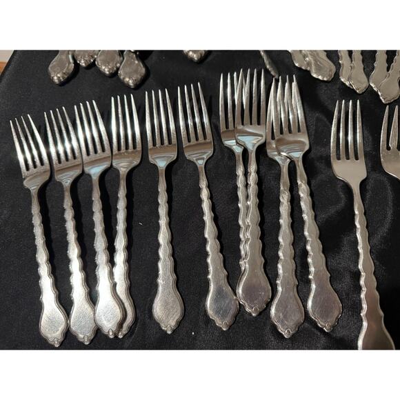 Oneida Community Stainless CELLO Flatware Set Betty Crocker 107 Pcs with Serving - Picture 9 of 14
